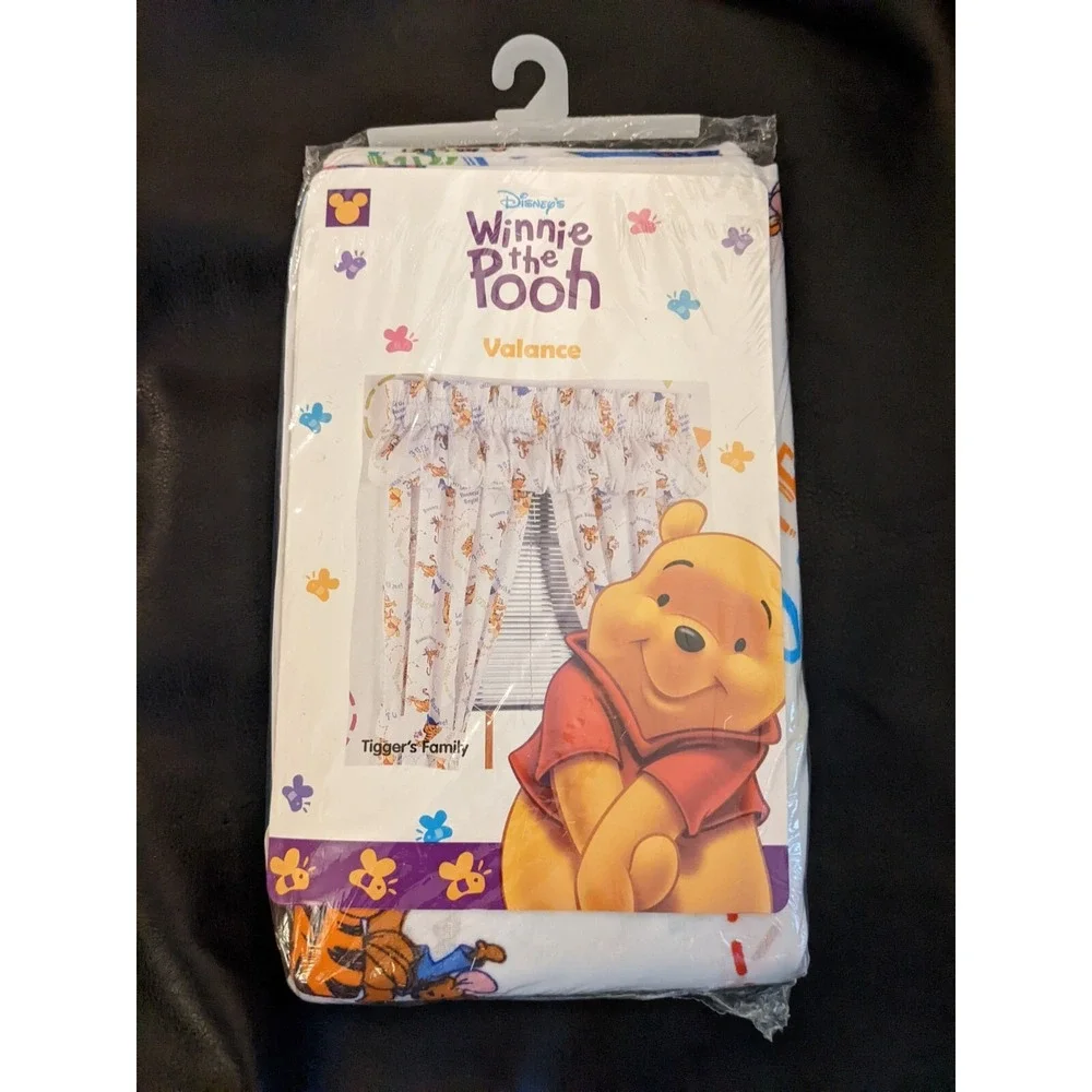 Vintage Winnie The Pooh Valance Tigger Family 84